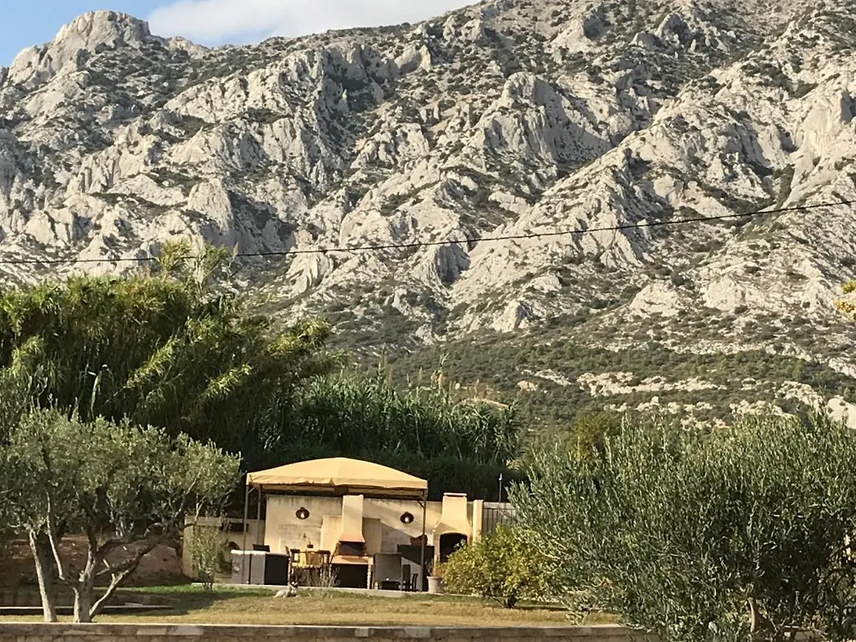 Studio Au Pied De La Ste Victoire Apartment Puyloubier