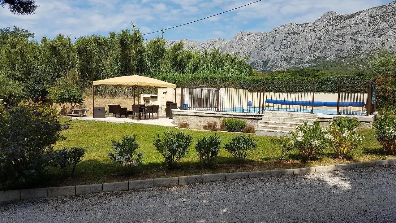 Studio Au Pied De La Ste Victoire Puyloubier France