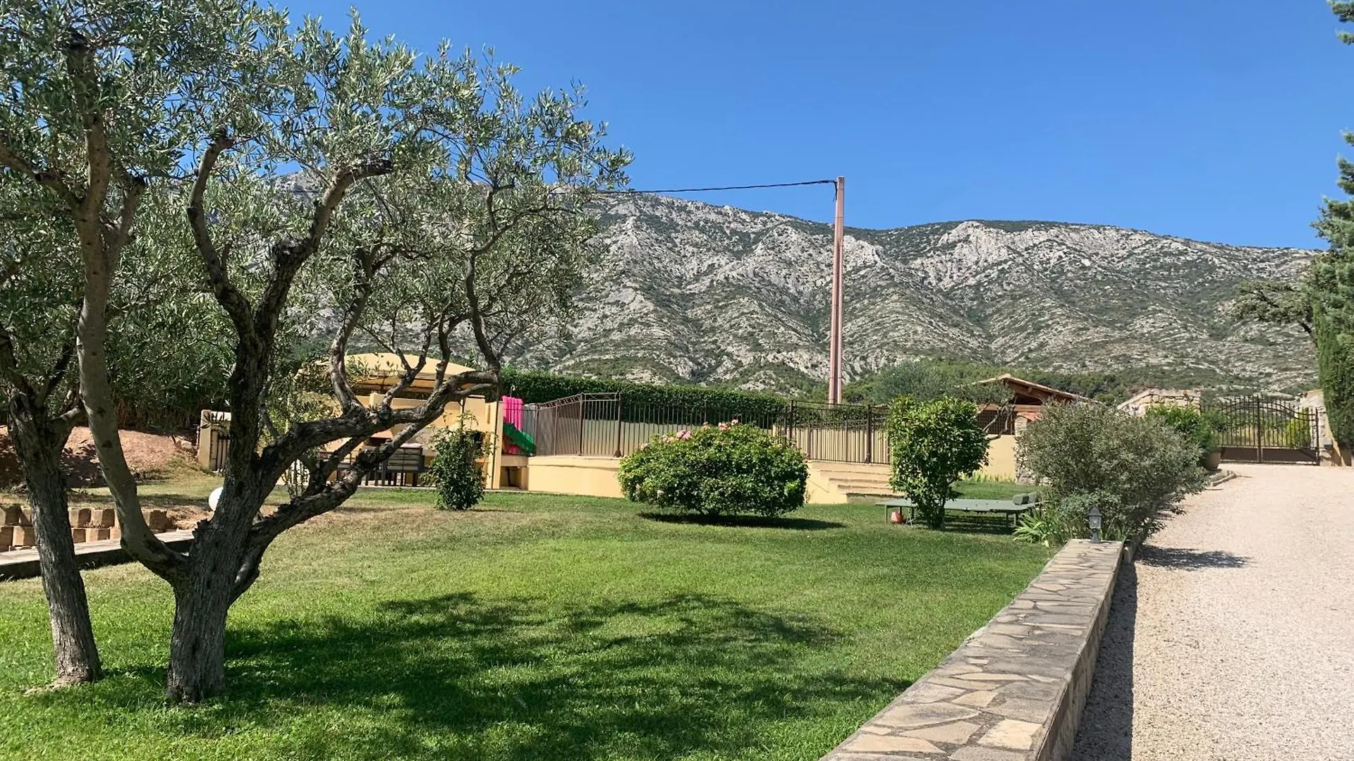 Studio Au Pied De La Ste Victoire Puyloubier France